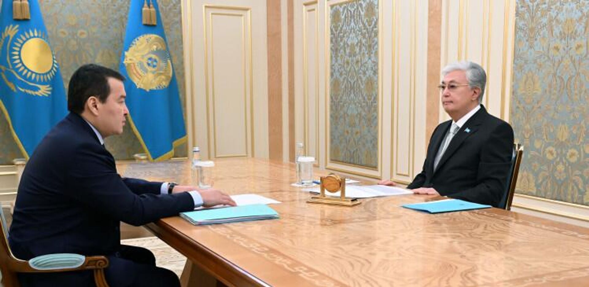 Президент Казахстана принял председателя Высшей аудиторской палаты Алихана Смаилова. - Sputnik Казахстан, 1920, 21.02.2025