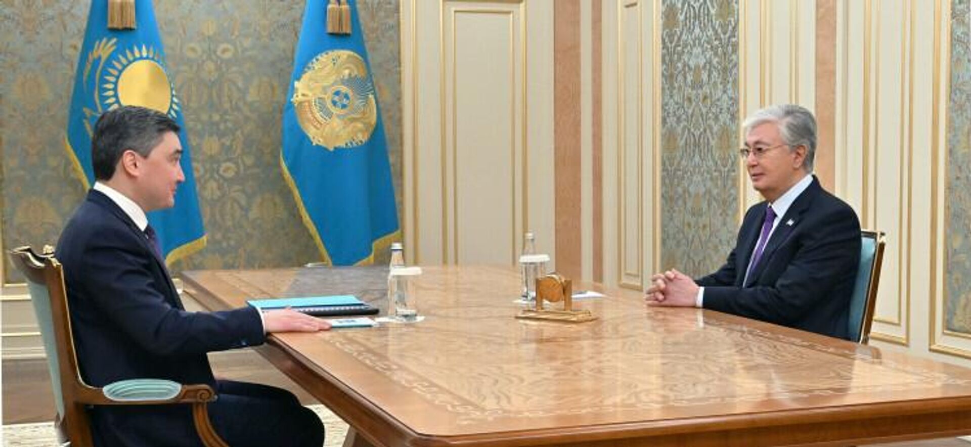 Токаев принял премьера Бектенова в Акорде - Sputnik Казахстан, 1920, 26.02.2025