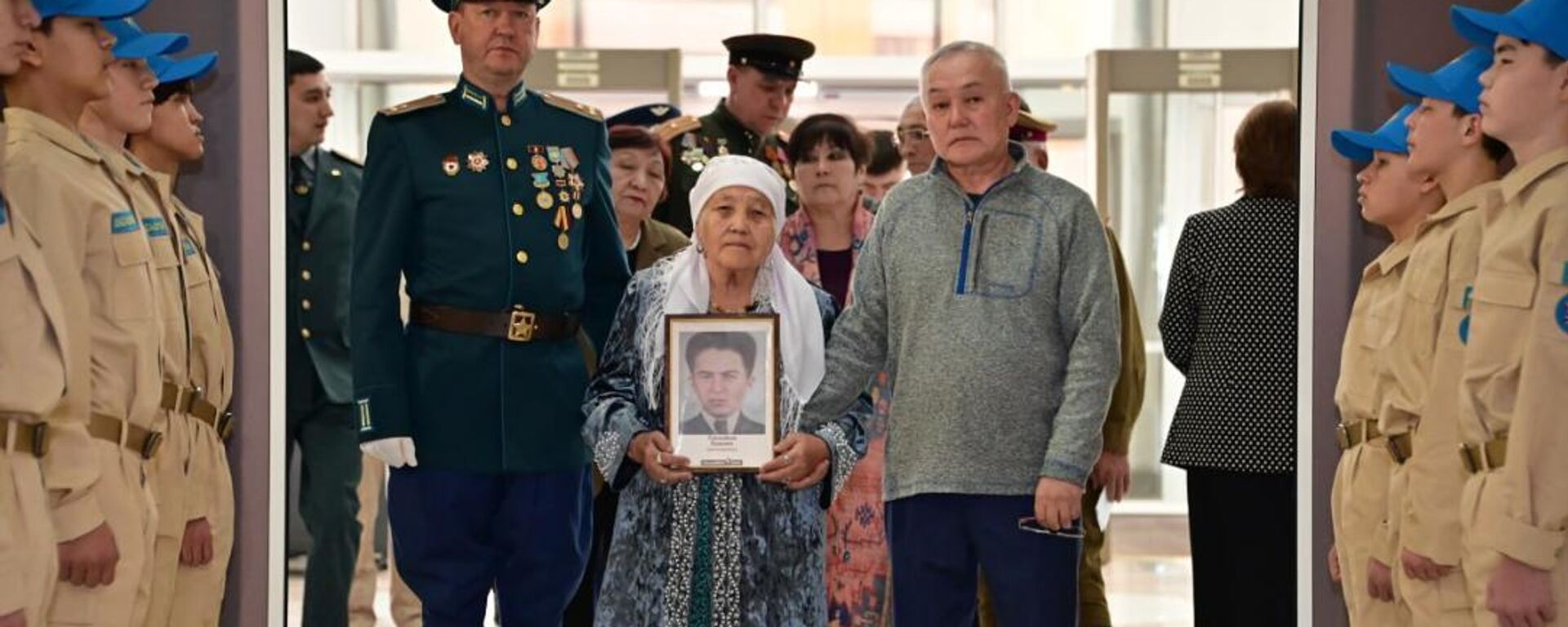 В военном музее Астаны почтили память воинов-казахстанцев - Sputnik Казахстан, 1920, 28.02.2025