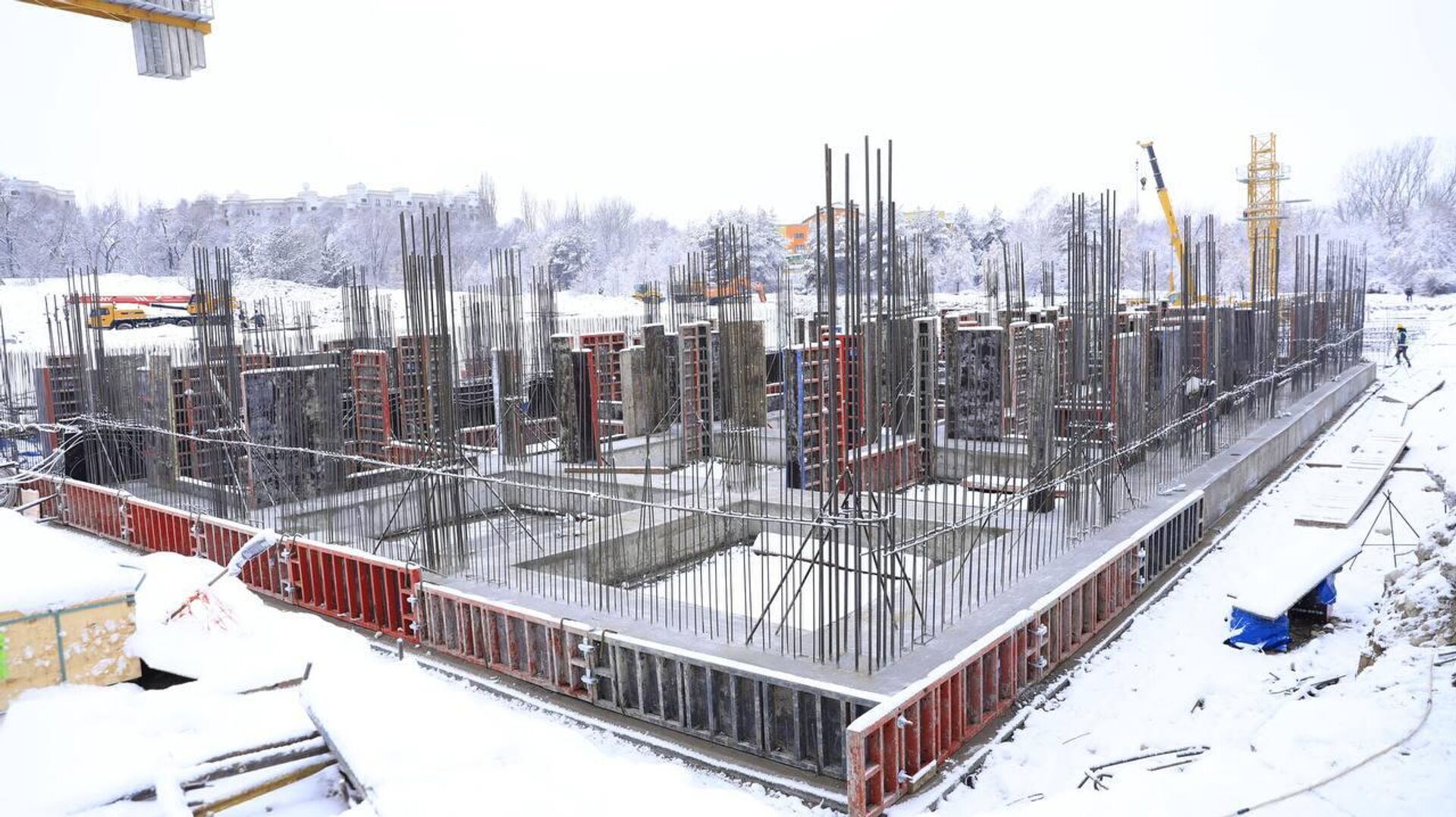 Министр просвещения Гани Бейсембаев ознакомился с ходом строительства национальной школы в Алматы Министр просвещения Гани Бейсембаев ознакомился с ходом строительства национальной школы в Алматы - Sputnik Казахстан, 1920, 03.03.2025