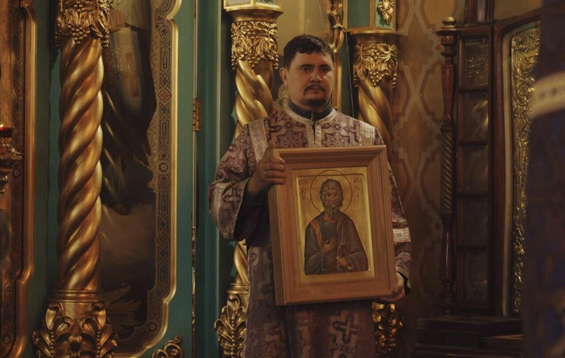 Новая икона-образ Апостола Андрея Первозванного в храме Христа Спасителя Уральска 
 - Sputnik Казахстан, 1920, 09.03.2025