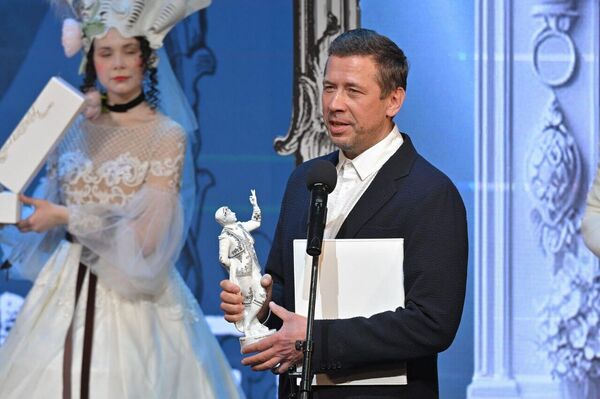 Заслуженной артистке Казахстана Наталье Косенко-Трегубенко вручили актерскую премию имени Андрея Миронова Заслуженной артистке Казахстана Наталье Косенко-Трегубенко вручили актерскую премию имени Андрея Миронова - Sputnik Казахстан