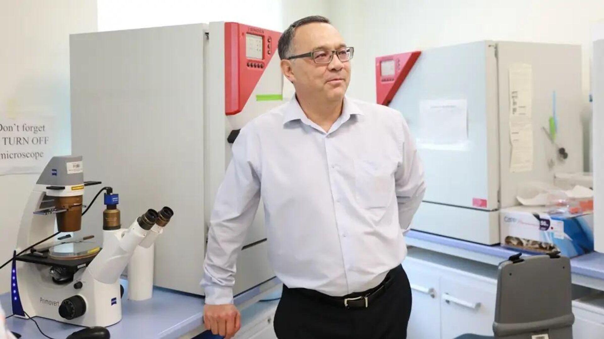 Казахстанский оригинальный препарат, позволяющий приостанавливать течение онкологических заболеваний (а в некоторых случаях - излечивать полностью), будет зарегистрирован к концу 2025 года. - Sputnik Казахстан, 1920, 11.03.2025