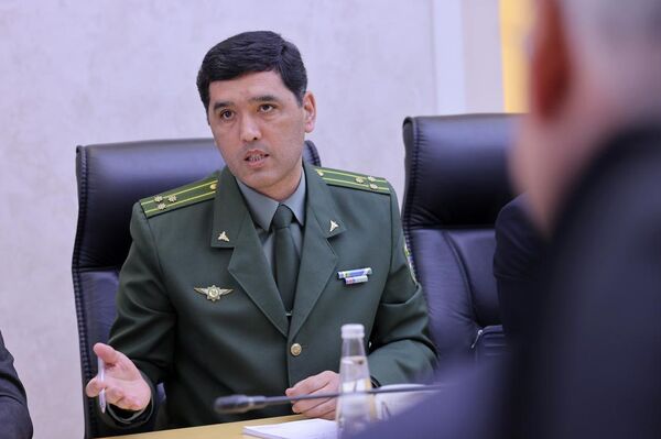 Рабочая встреча главы Минторга Казахстана Армана Шаккалиева с Министром инвестиций, промышленности и торговли Узбекистана Лазизом Кудратовым - Sputnik Казахстан