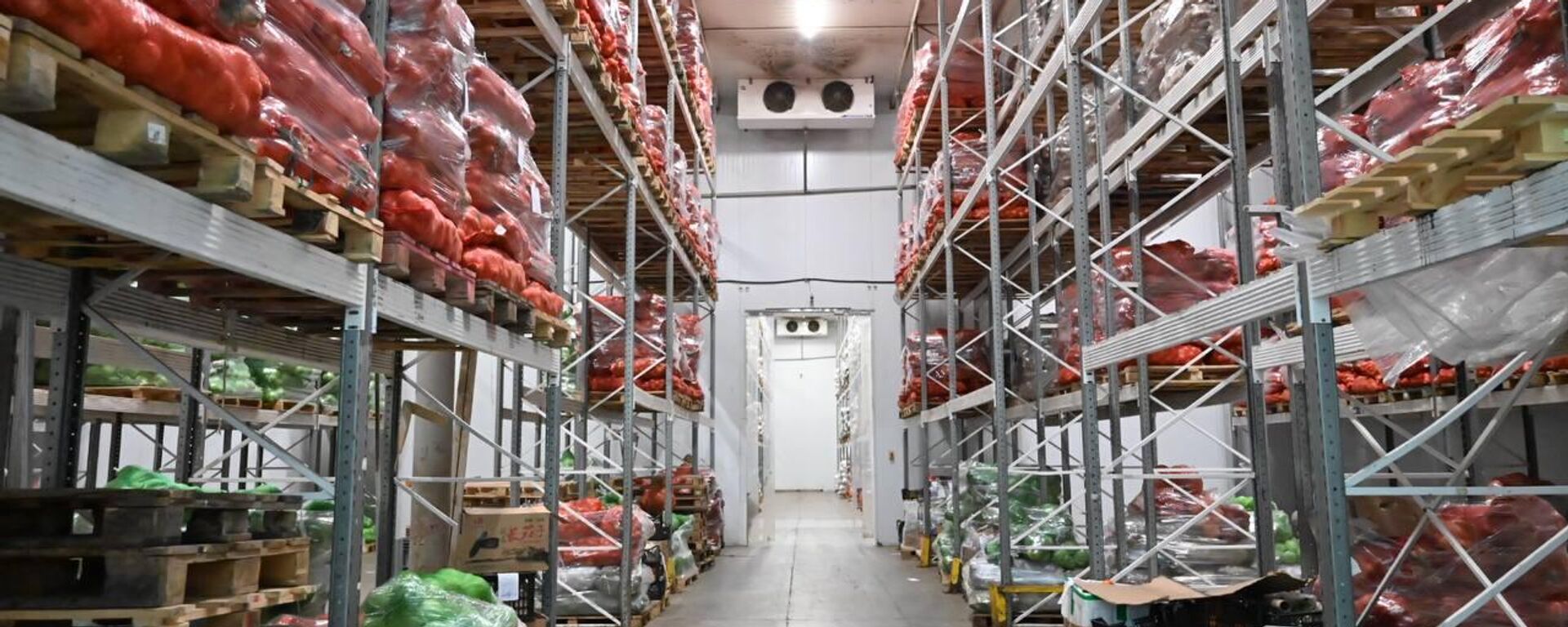 Склад продуктов в супермаркете - Sputnik Казахстан, 1920, 13.05.2026
