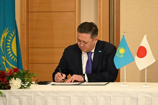 Переговоры главы МИД Казахстана Мурат Нуртлеу и главы МИД Японии Такеши Ивая - Sputnik Казахстан