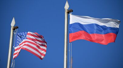 Флаги России и США