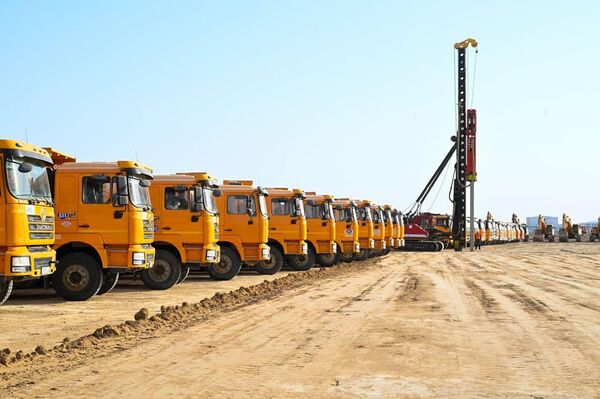 в Атырау забили первые сваи для полиэтиленового завода - Sputnik Казахстан