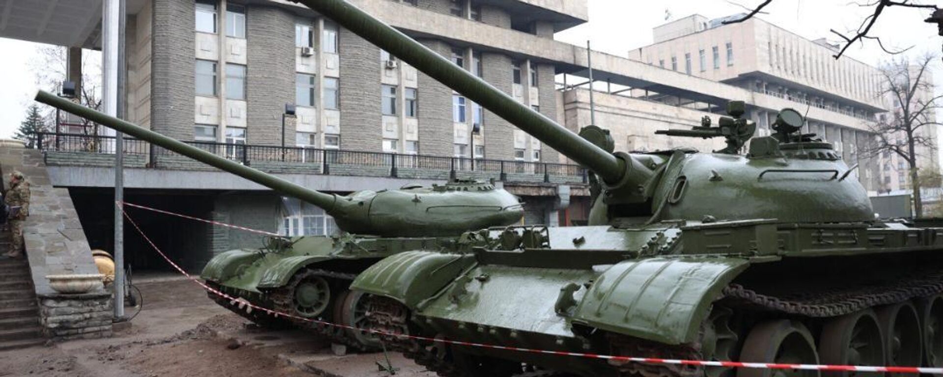 Глава Минобороны Жаксылыков посетил музей боевой техники под открытым небом в Алматы - Sputnik Казахстан, 1920, 01.04.2025