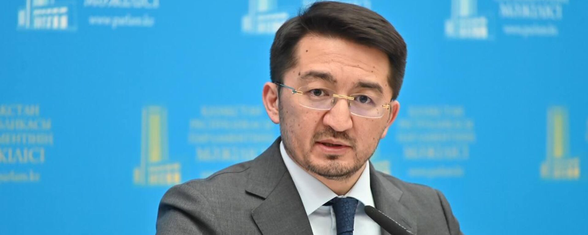 Глава Минфицры Казахстана Жаслан Мадиев - Sputnik Казахстан, 1920, 27.08.2025