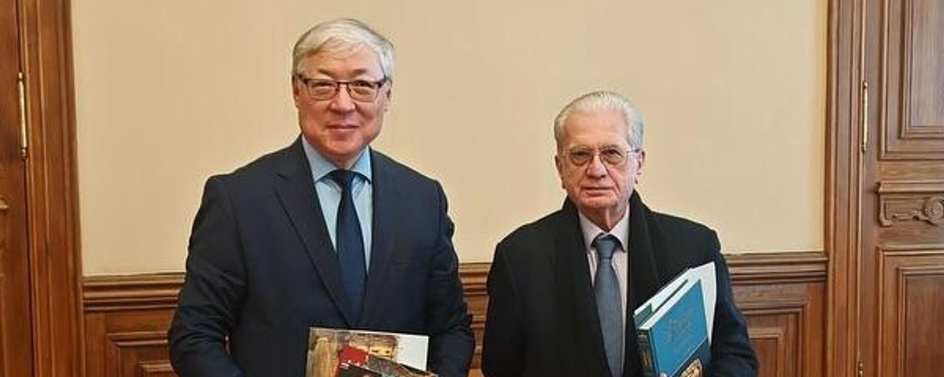 Делегация Национального музея Казахстана провела переговоры с руководством российских музеев - Sputnik Казахстан, 1920, 03.04.2025