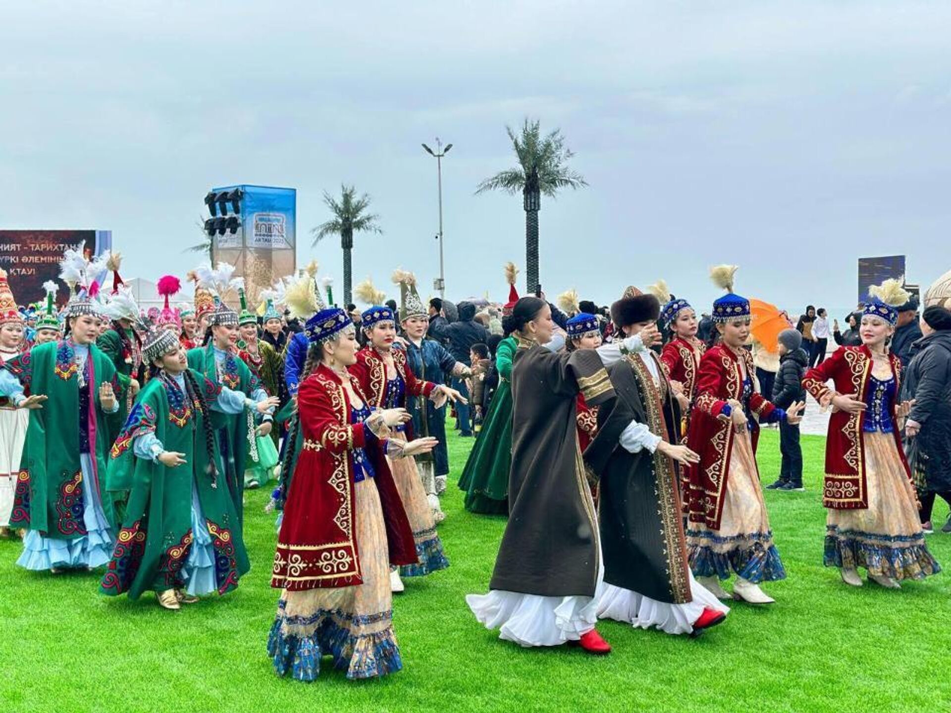 Мастера представили свои изделия на выставке в рамках масштабного мероприятия Актау – культурная столица тюркского мира - Sputnik Казахстан, 1920, 05.04.2025