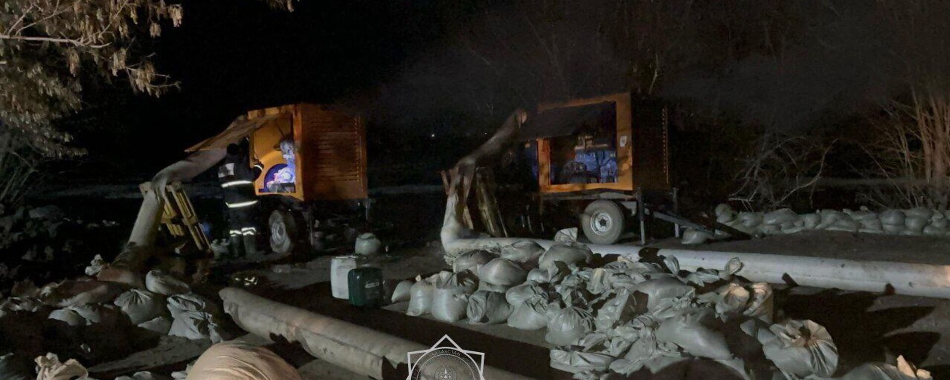 Спасатели продолжают борьбу с паводком в Акмолинской области  - Sputnik Казахстан, 1920, 08.04.2025