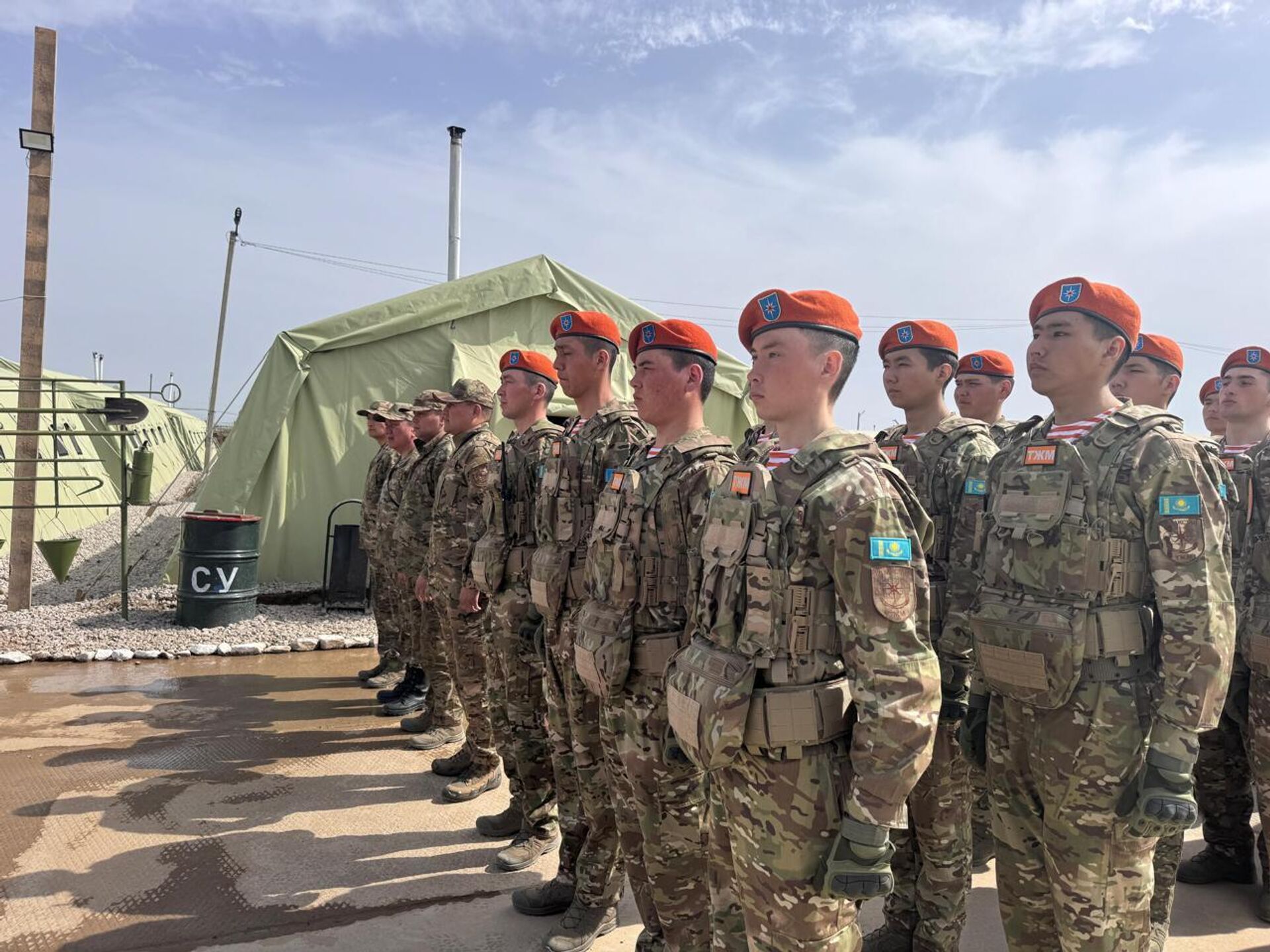 Подразделения МЧС Казахстана примут участие в Параде к 80-летию Победы в Астане Подразделения МЧС Казахстана примут участие в Параде к 80-летию Победы в Астане - Sputnik Казахстан, 1920, 16.04.2025