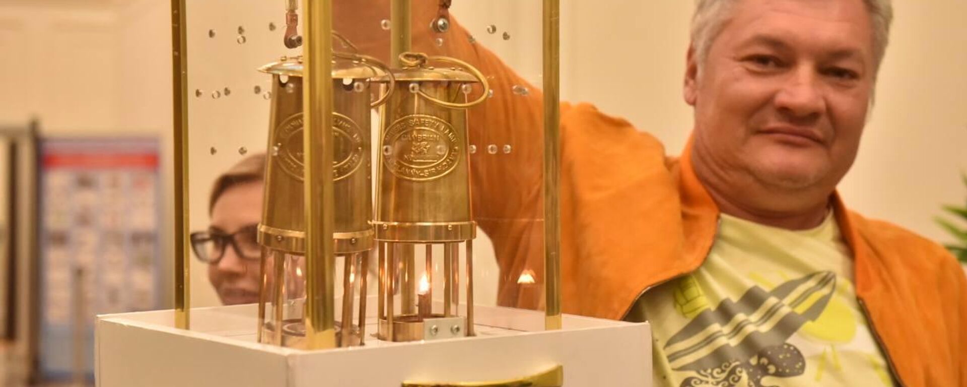 Благодатный огонь из храма Гроба Господня в Иерусалиме доставили в Алматы - Sputnik Казахстан, 1920, 20.04.2025