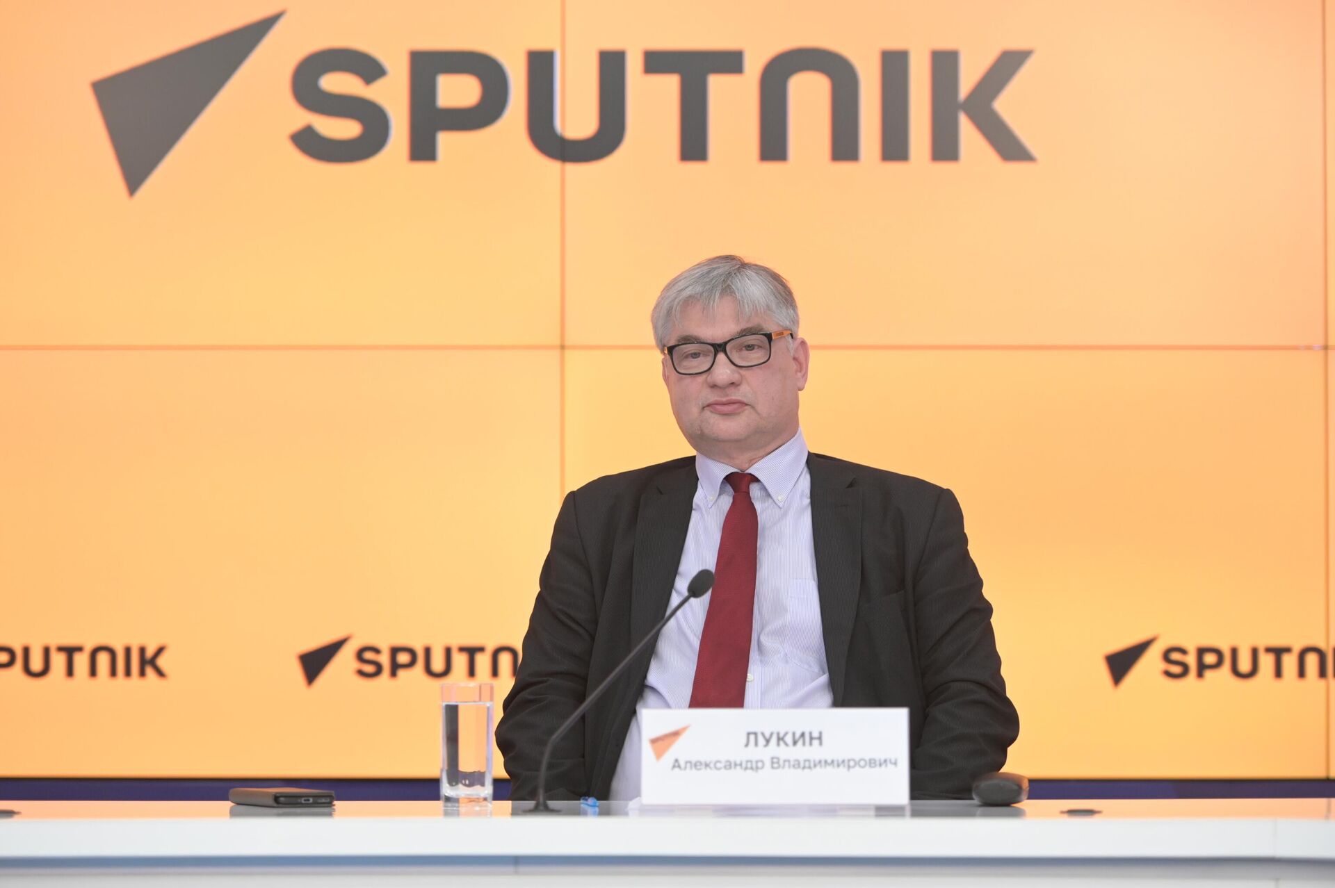 Медиагруппа Россия сегодня провела экспертную дискуссию на тему Роль ШОС в новых геополитических реалиях - Sputnik Казахстан, 1920, 23.04.2025