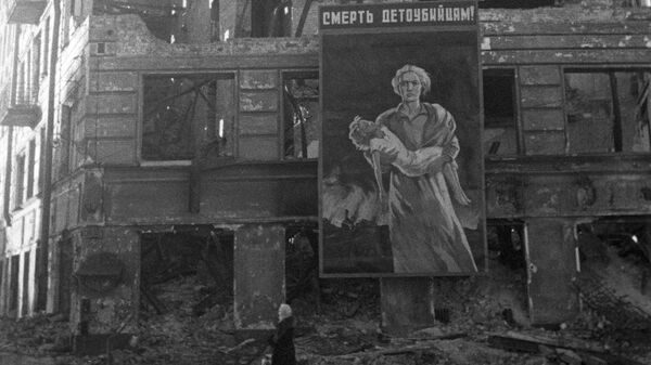 Руины дома, пострадавшего от немецких бомбардировок. Блокада Ленинграда - Sputnik Казахстан