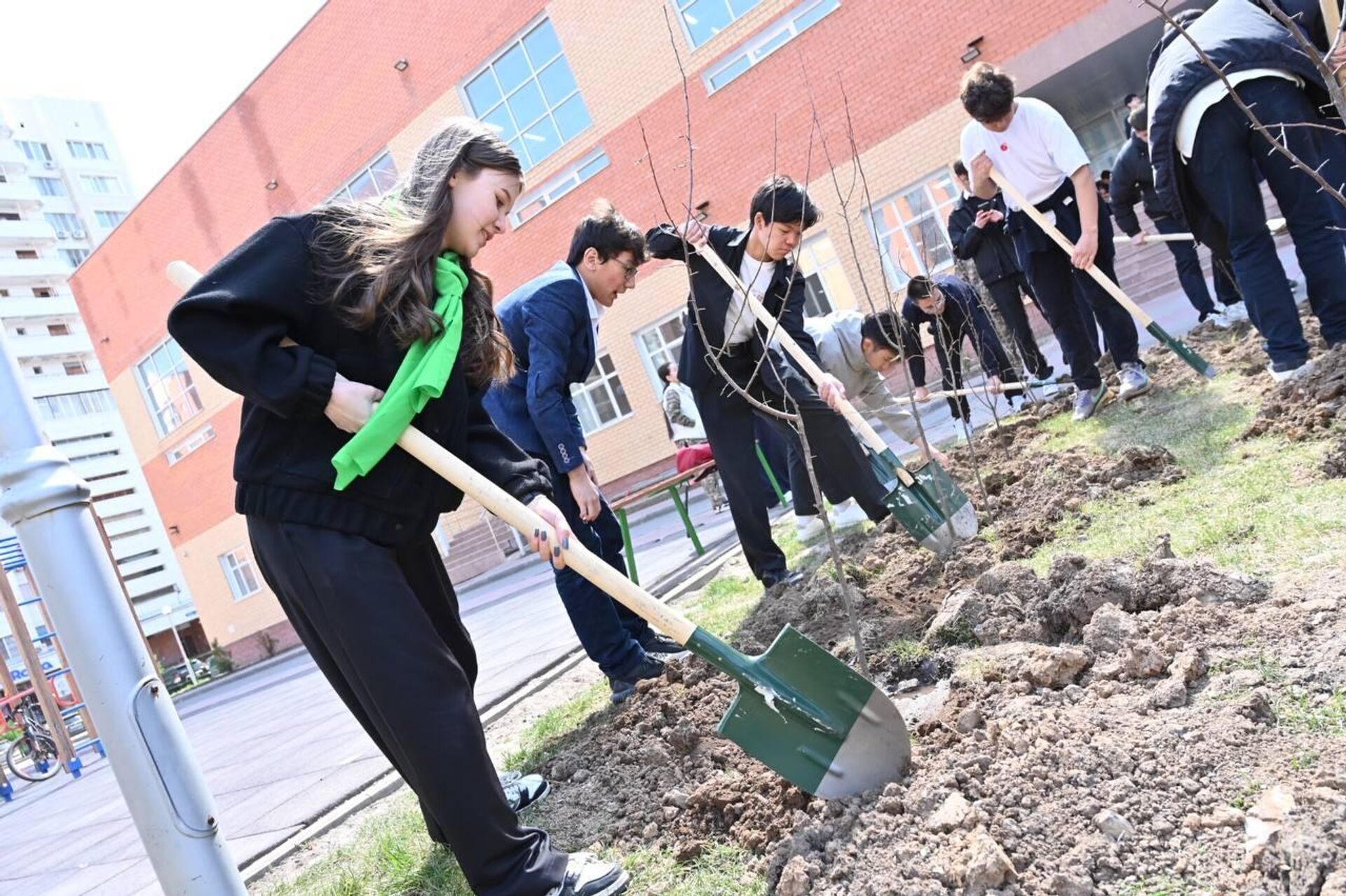 Сад памяти высадили в Астане  - Sputnik Казахстан, 1920, 02.05.2025