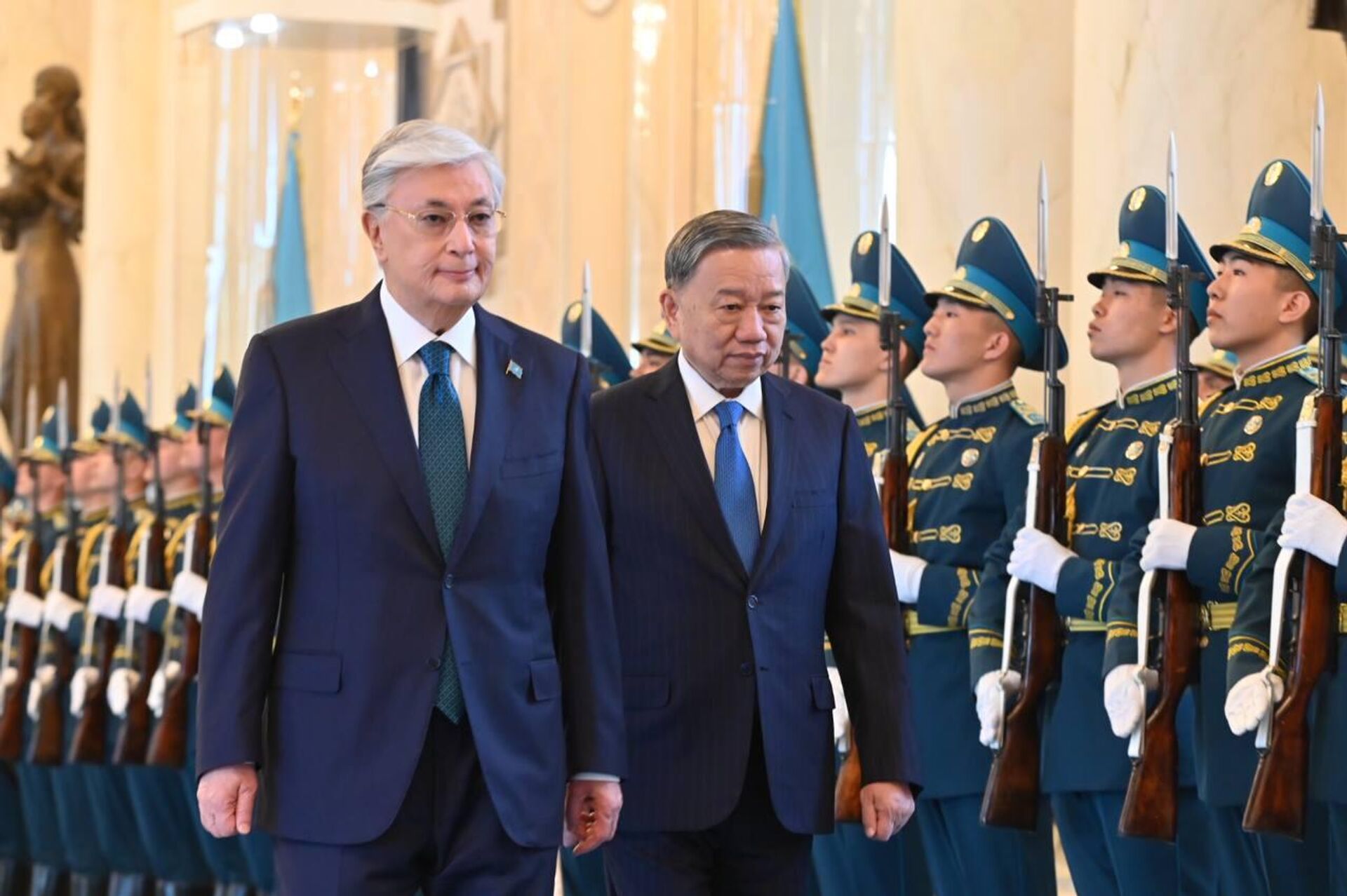  Токаев встретил Генсека ЦК Компартии Вьетнама То Лама - Sputnik Казахстан, 1920, 06.05.2025