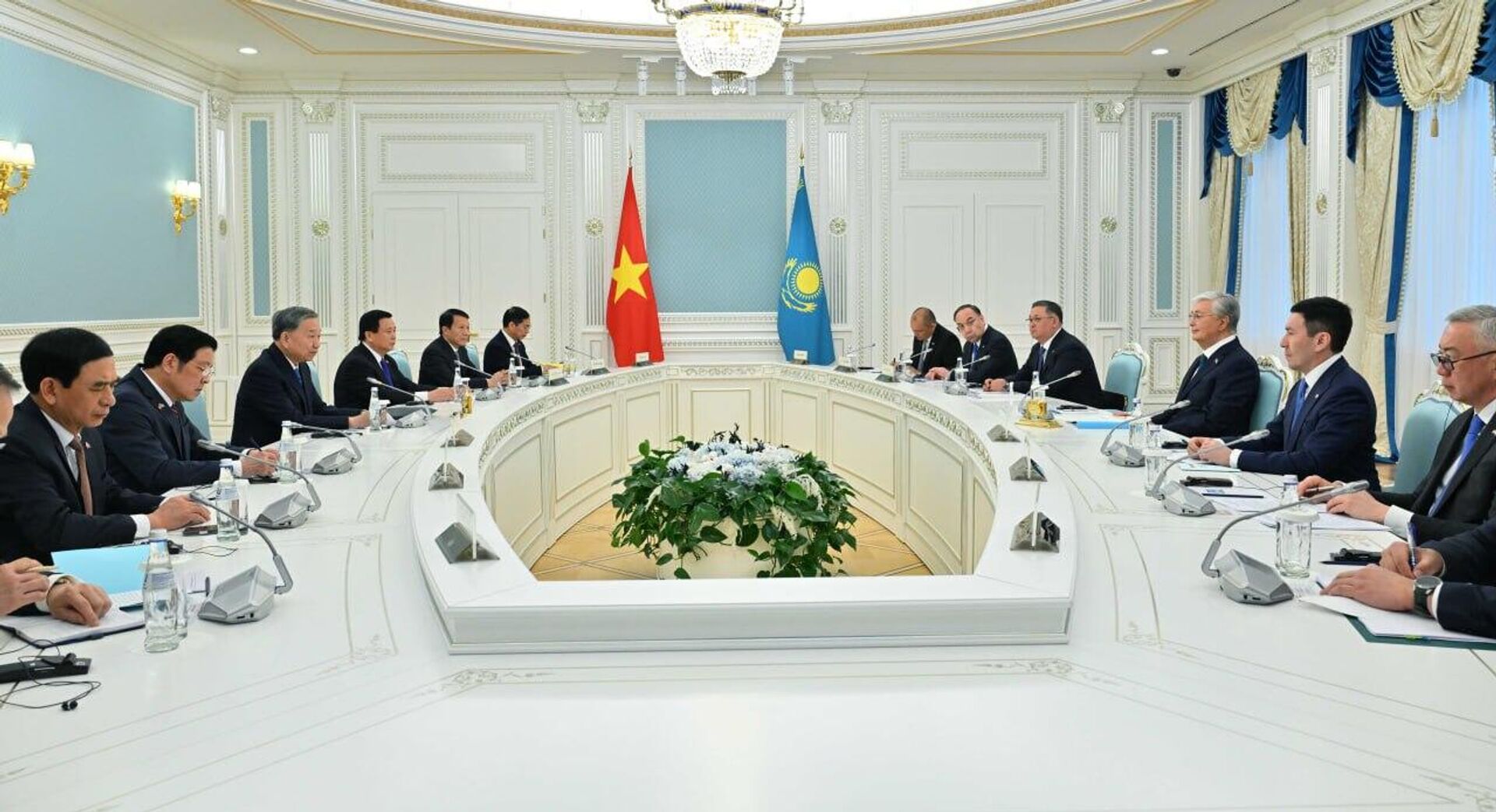  Токаев и Генсек ЦК КП Вьетнама То Лам провели переговоры  - Sputnik Казахстан, 1920, 06.05.2025