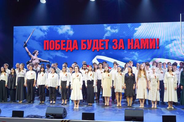 Посол Казахстана в РФ Даурен Абаев посетил торжественный концерт во ВГИКе - Sputnik Казахстан