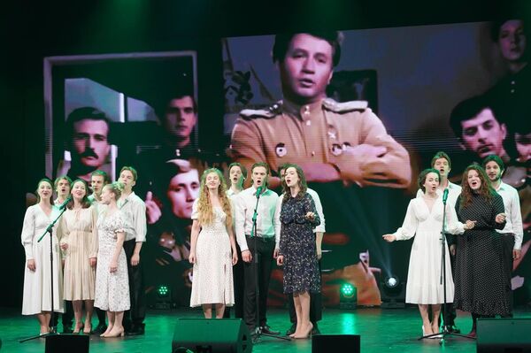 Посол Казахстана в РФ Даурен Абаев посетил торжественный концерт во ВГИКе - Sputnik Казахстан