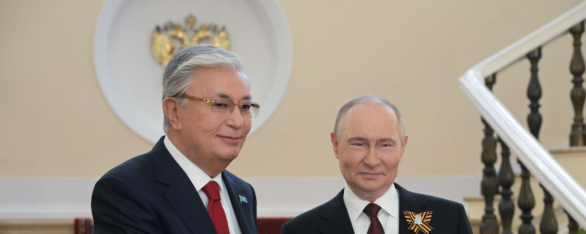 Қасым-Жомарт Тоқаев пен Владимир Путин - Sputnik Қазақстан, 1920, 14.10.2025