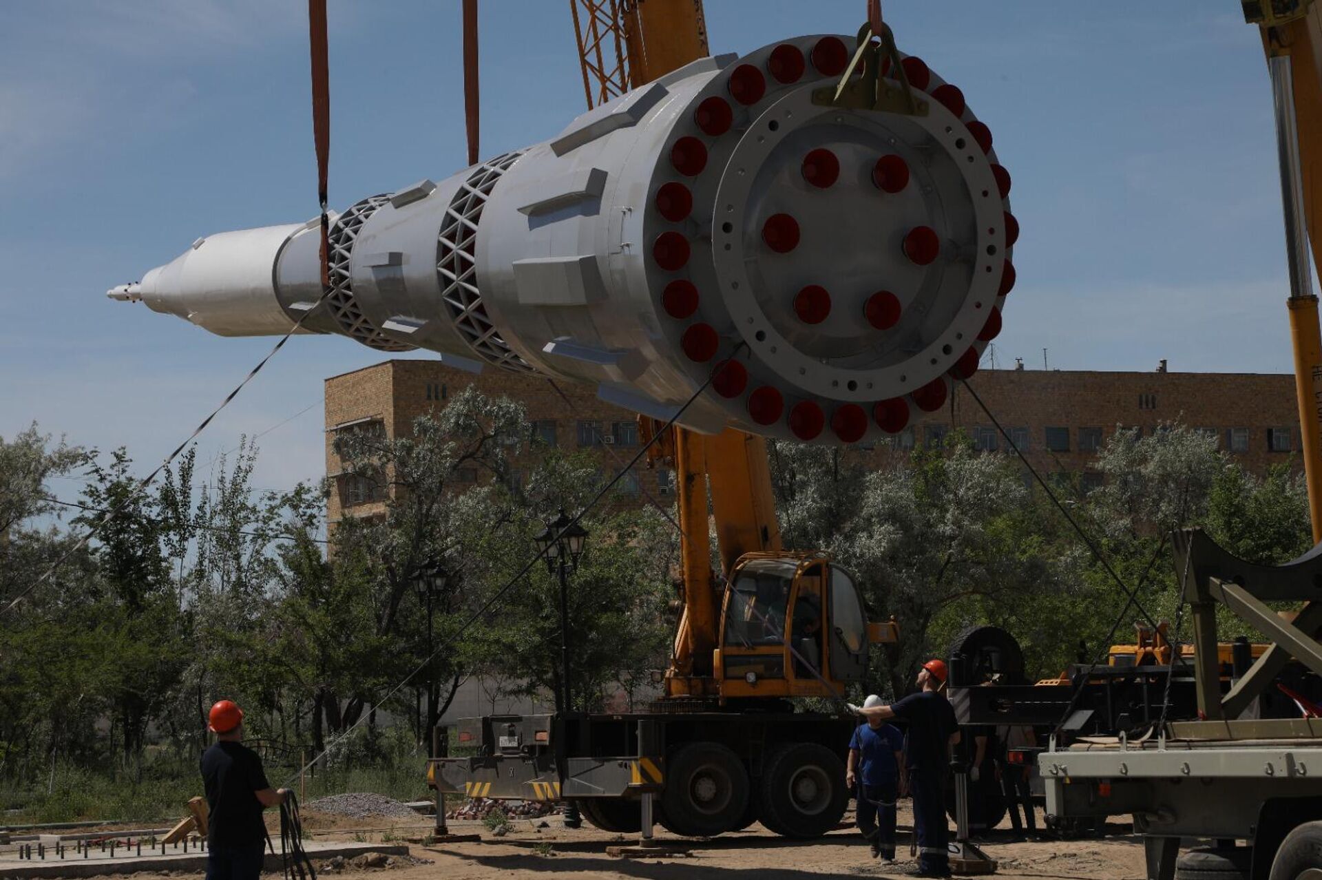 Макет ракеты-носителя Н-1 подарили городу Байконуру к 70-летнему юбилею   - Sputnik Казахстан, 1920, 13.05.2025