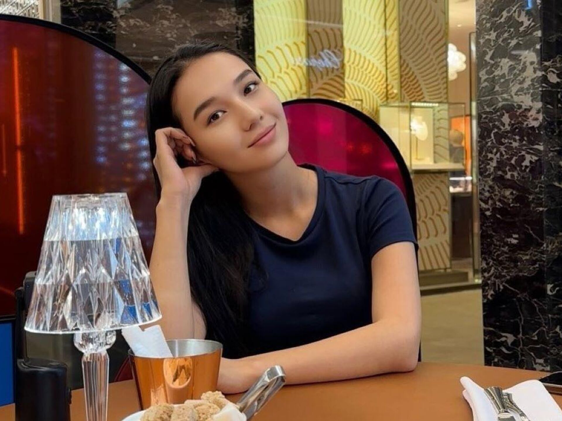 Жас Латинаның анальды дебюті