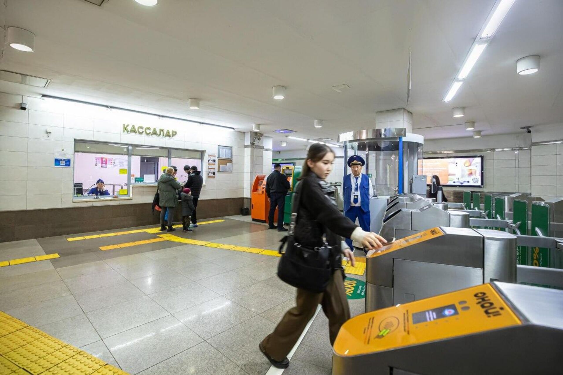 Турникеты в метро Алматы - Sputnik Казахстан, 1920, 17.05.2025