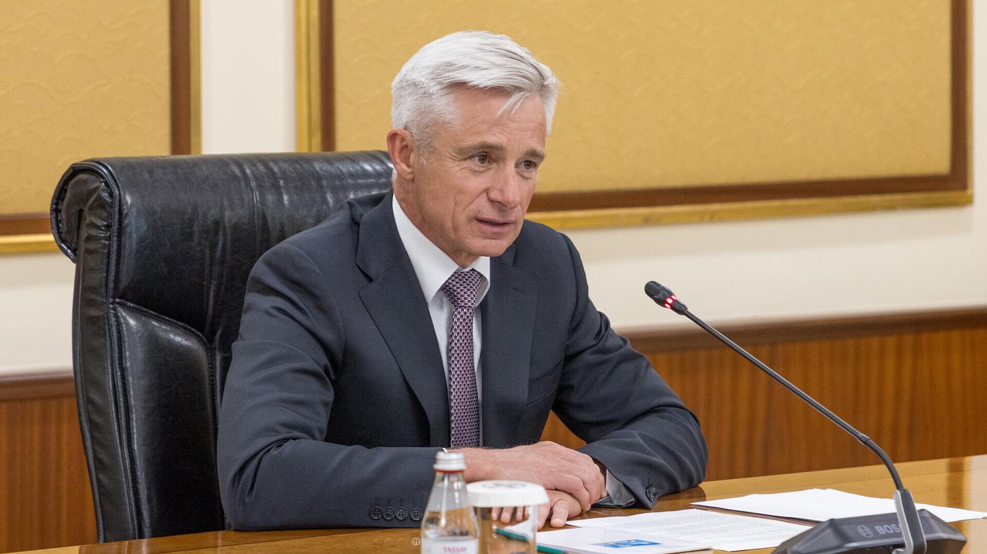 Премьер Бектенов встретился с президентом компании PepsiCo Премьер Бектенов встретился с президентом компании PepsiCo - Sputnik Казахстан, 1920, 21.05.2025