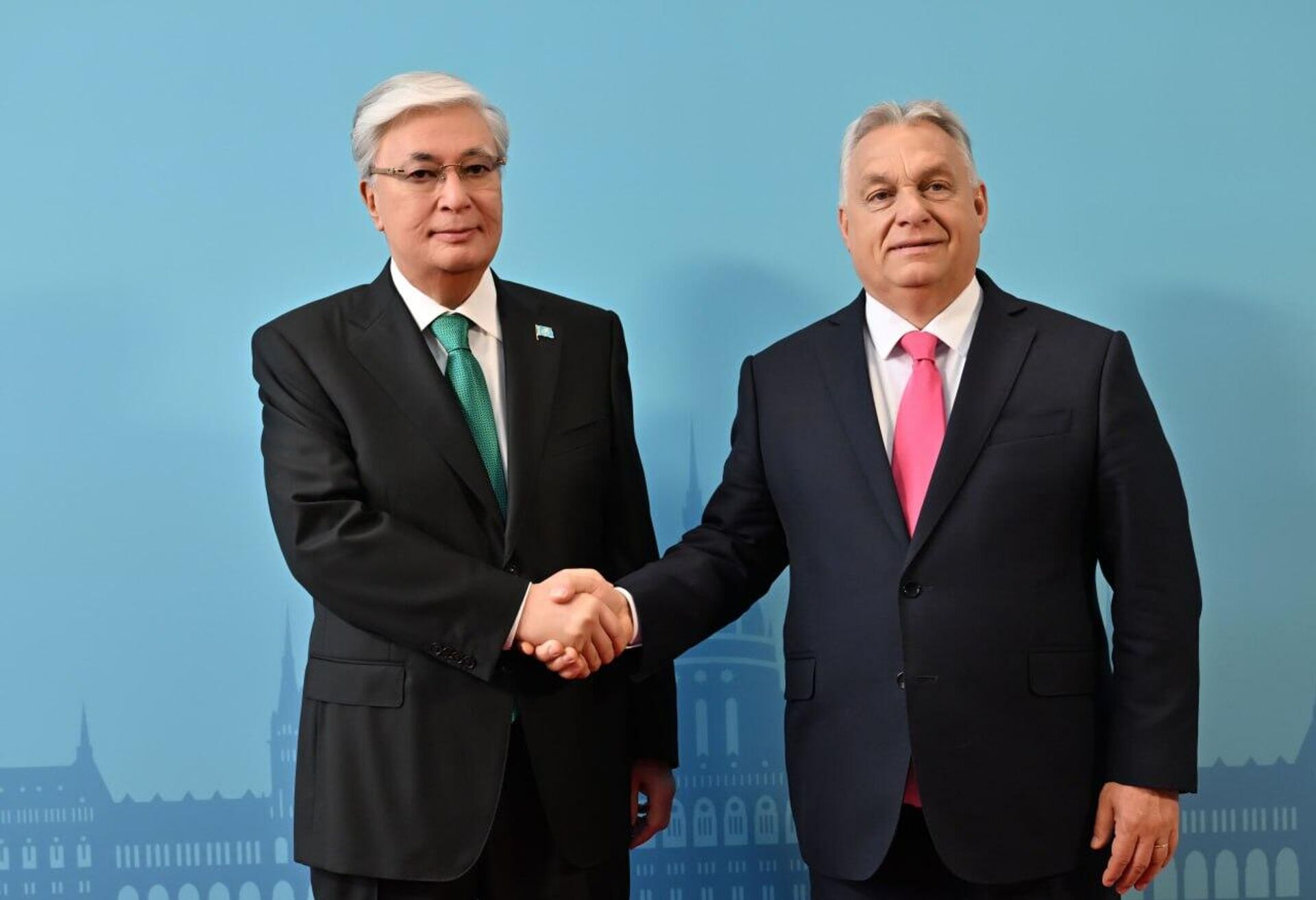 Токаев прибыл в Будапешт для участия в саммите ОТГ Токаев прибыл в Будапешт для участия в саммите ОТГ - Sputnik Казахстан, 1920, 26.12.2025