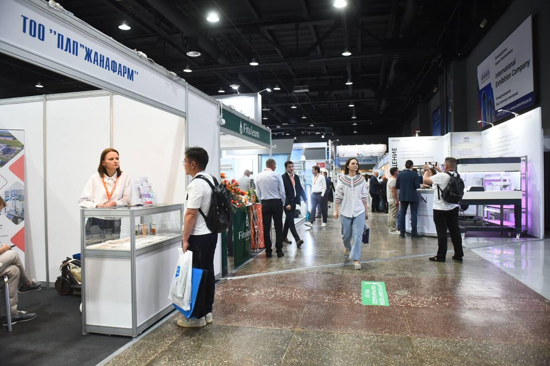 В Алматы с 21 по 23 мая проходит международная выставка здравоохранения KIHE 2025 & PharmaTECH Kazakhstan - Sputnik Казахстан, 1920, 22.05.2025