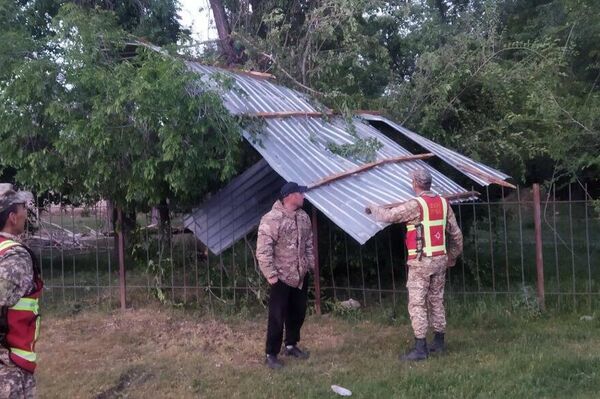 Последствия урагана в Кыргызстане - Sputnik Казахстан