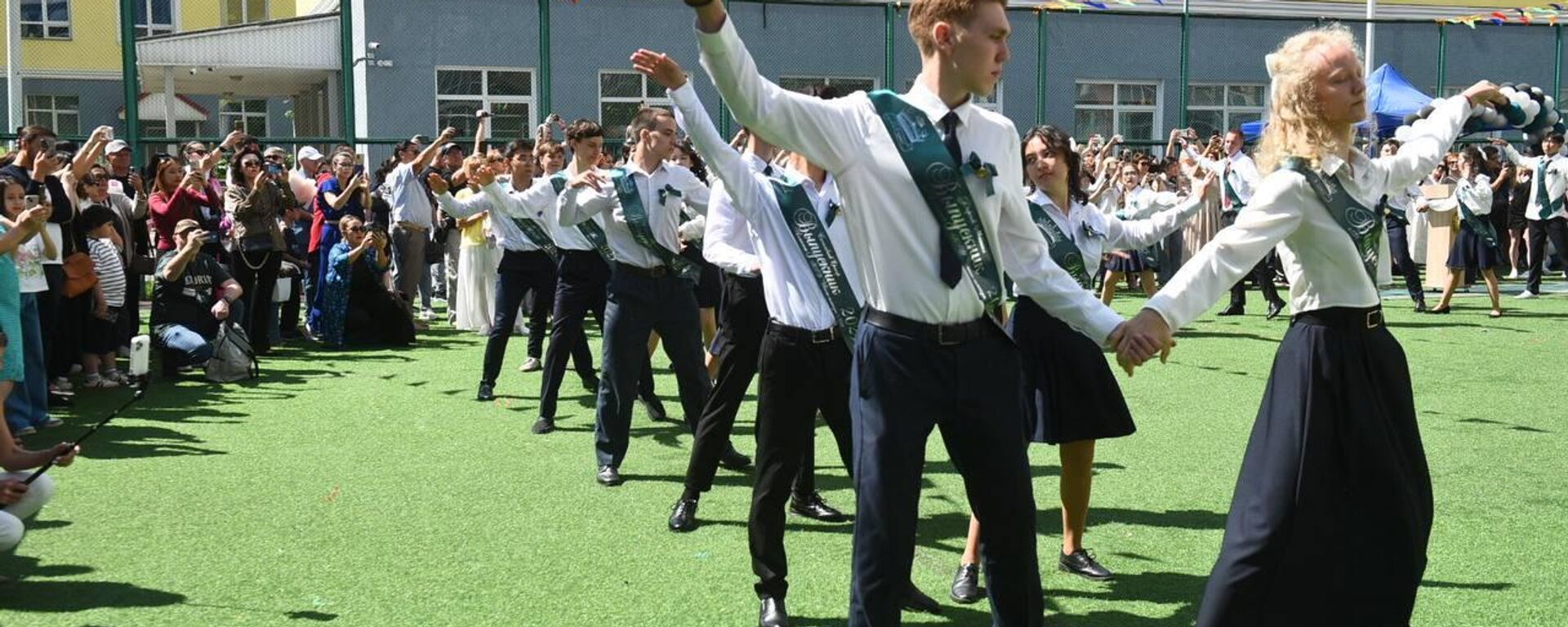 Соңғы қоңырау - Sputnik Қазақстан, 1920, 09.04.2026