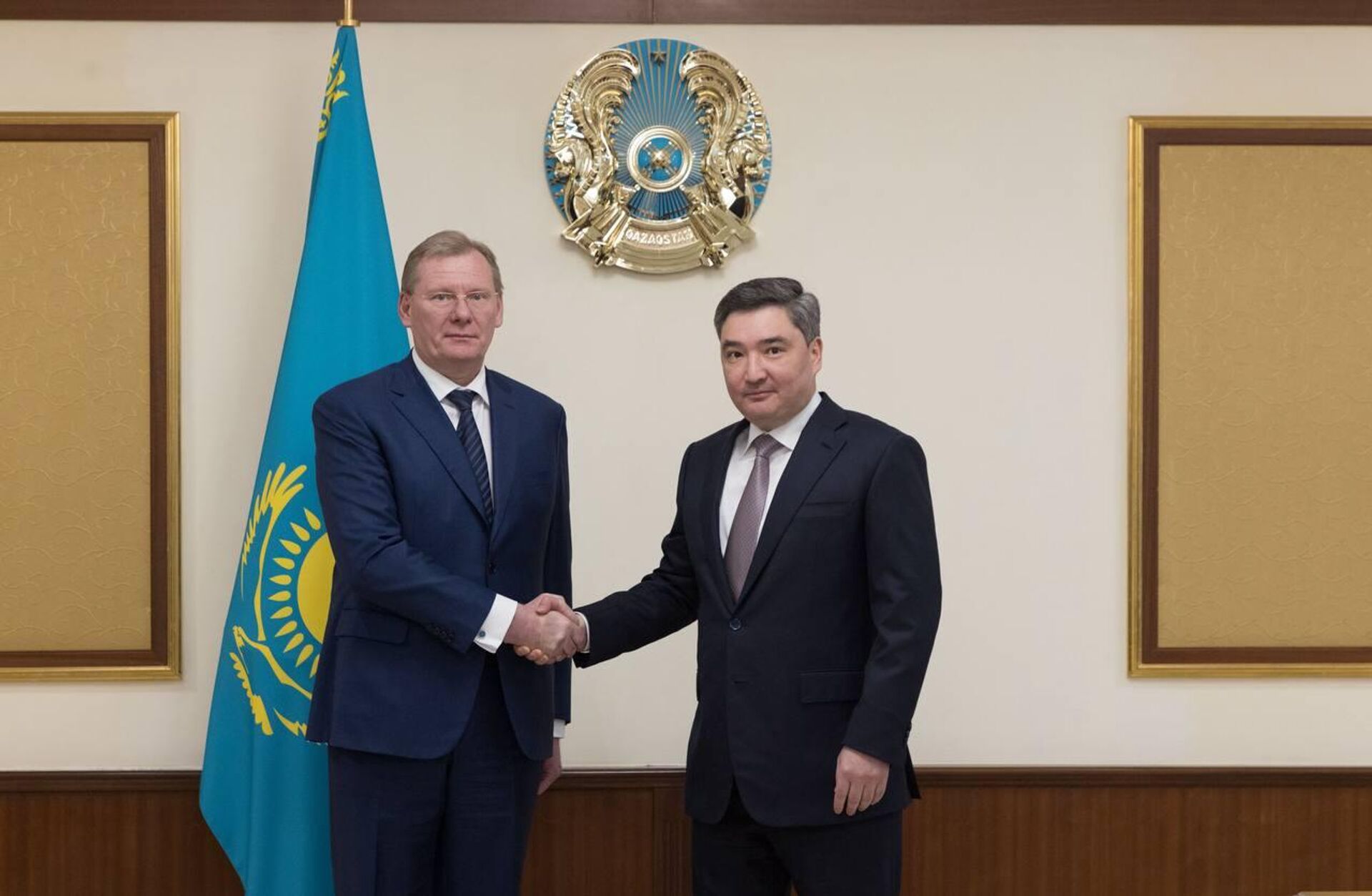 Премьер-министр Олжас Бектенов провел встречу с генеральным директором Каспийского Трубопроводного Консорциума Николаем Горбанем  - Sputnik Казахстан, 1920, 26.05.2025