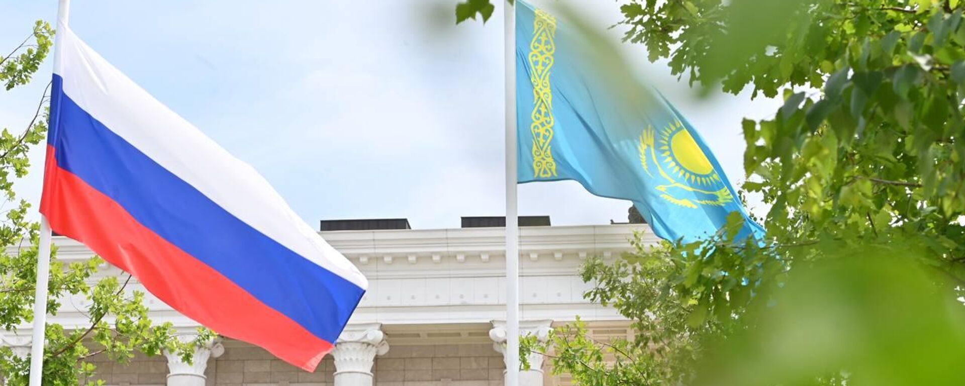 Аллею вечной дружбы между Казахстаном и Россией открыли в Астане  - Sputnik Қазақстан, 1920, 09.12.2025