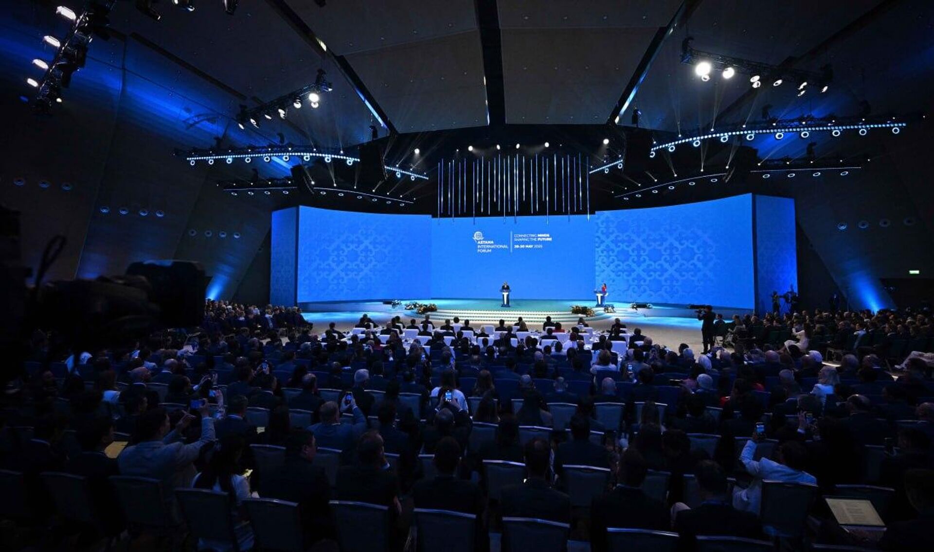 Токаев на Международном форуме Астана - Sputnik Казахстан, 1920, 29.05.2025