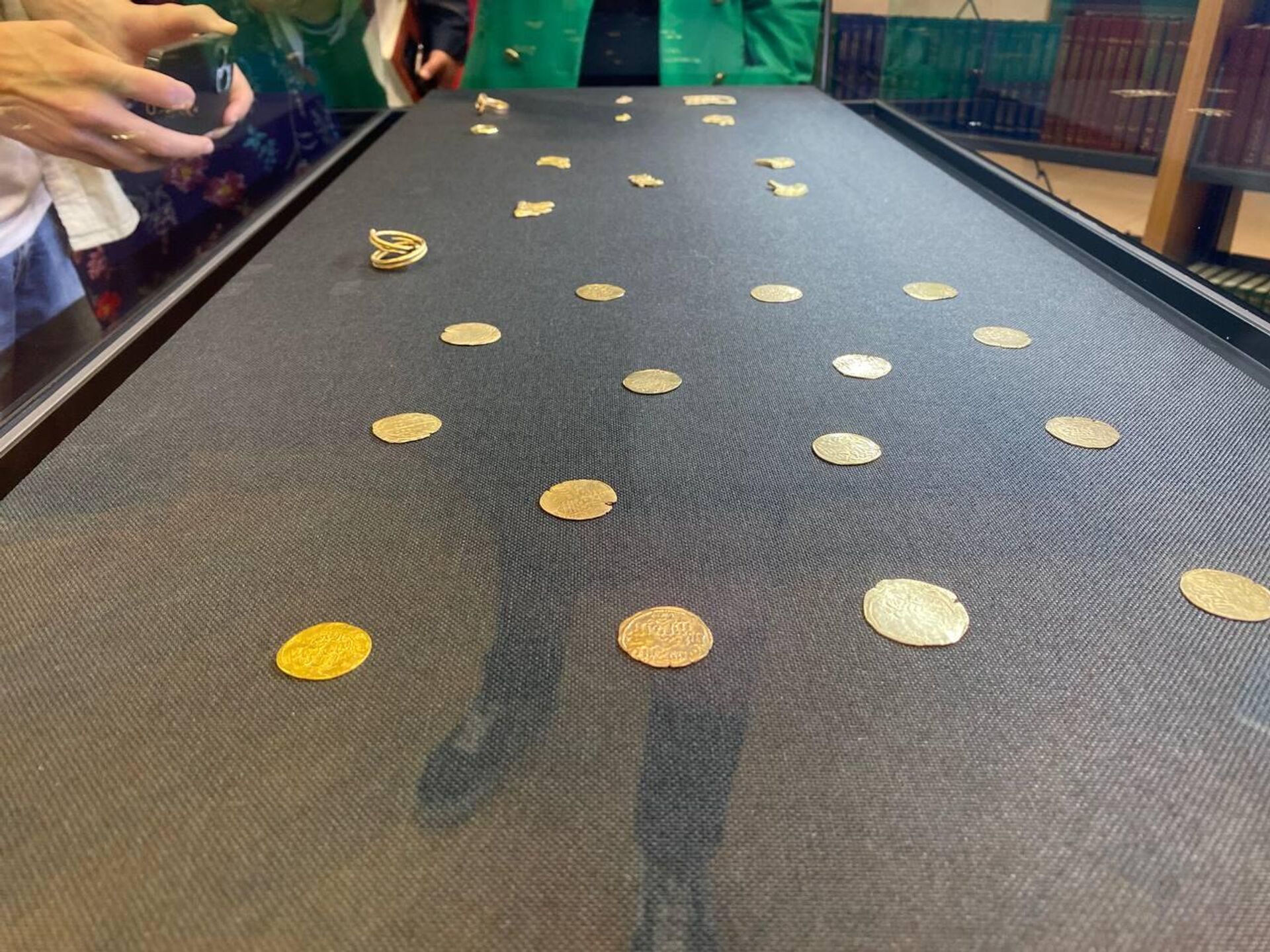 Нацмузею Казахстана передали исторические артефакты VII века до нашей эры - Sputnik Қазақстан, 1920, 29.05.2025