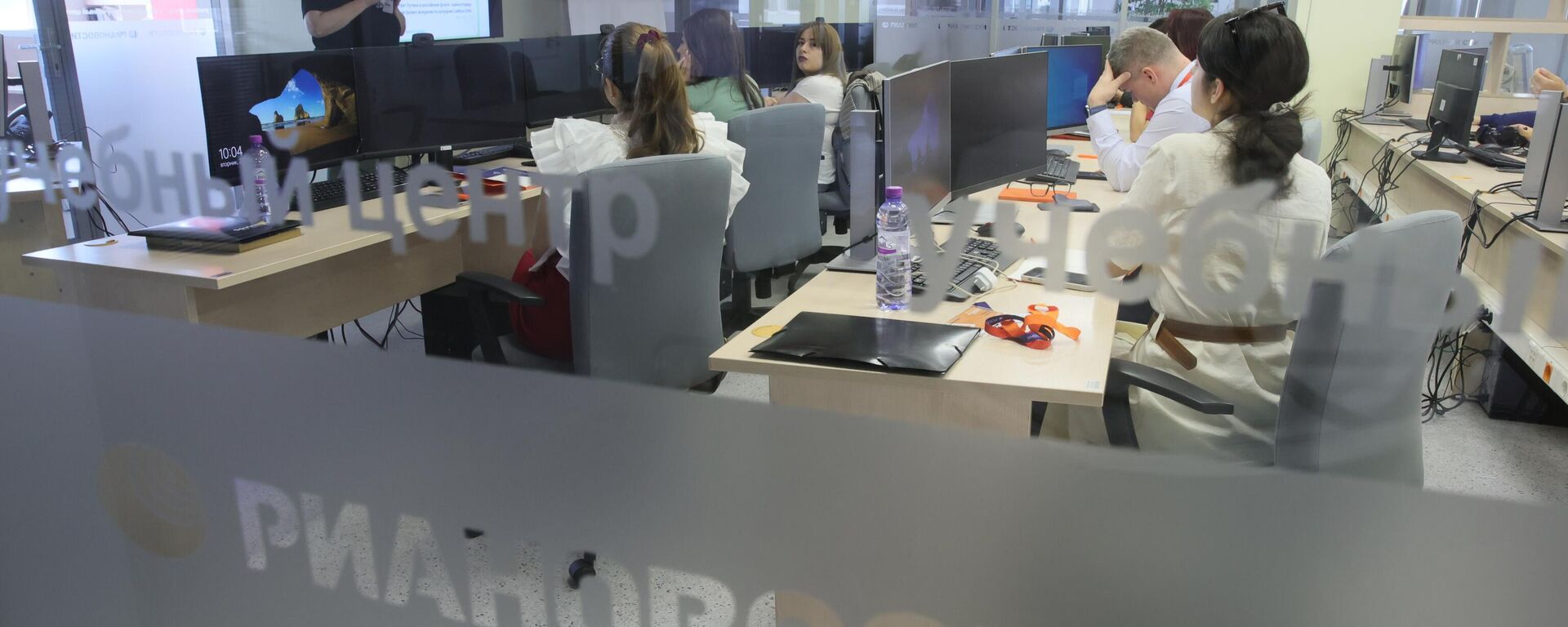 Участники модуль проекта SputnikPro на Зубовском - Sputnik Казахстан, 1920, 27.06.2025