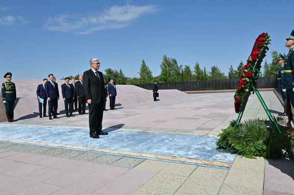 Токаев посетил Музейно-мемориальный комплекс жертв политических репрессий и тоталитаризма АЛЖИР - Sputnik Казахстан