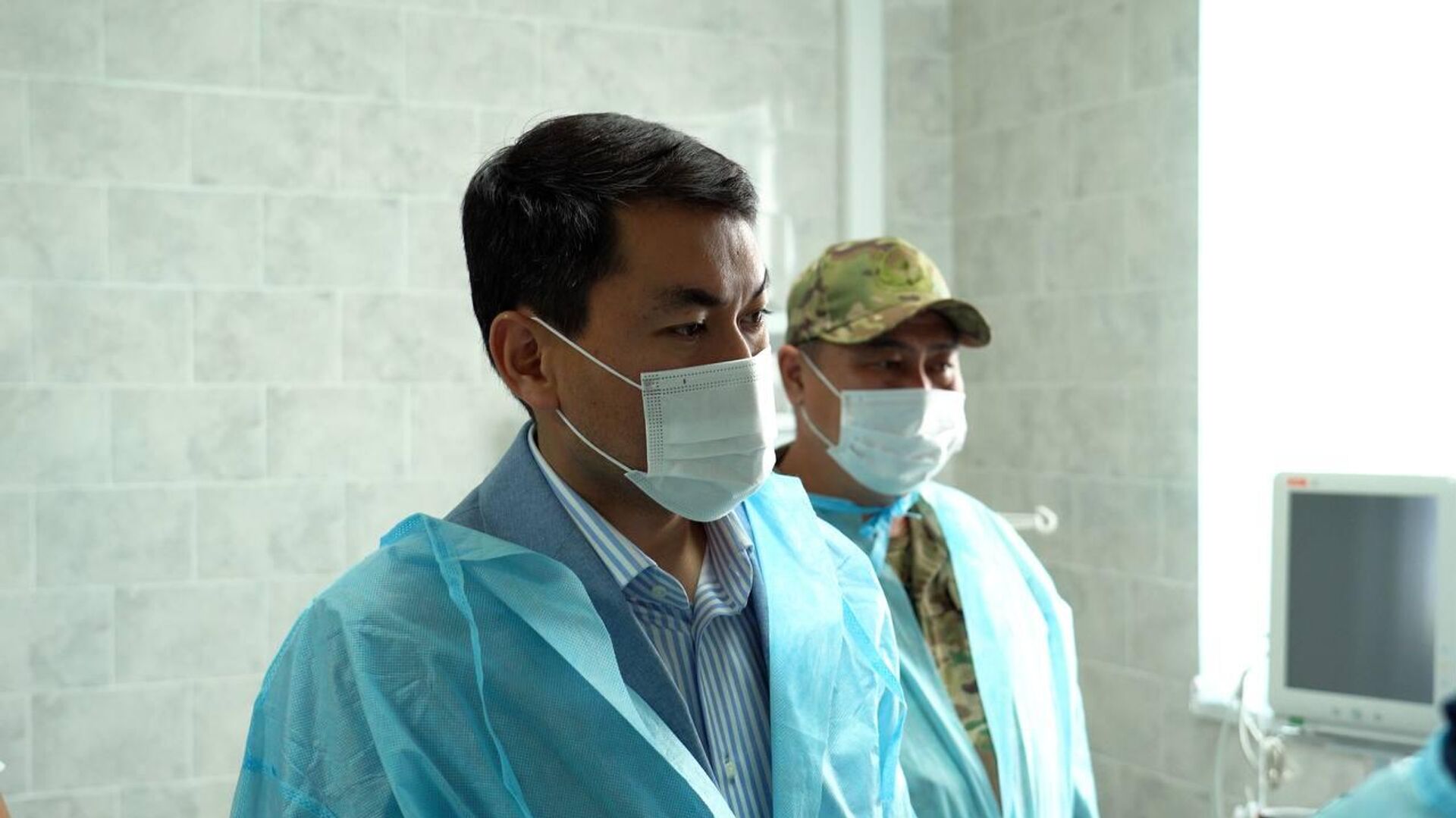 Пострадавших при взрыве АЗС навестили представители акимата Атырауской области Пострадавших при взрыве АЗС навестили представители акимата Атырауской области - Sputnik Қазақстан, 1920, 31.05.2025