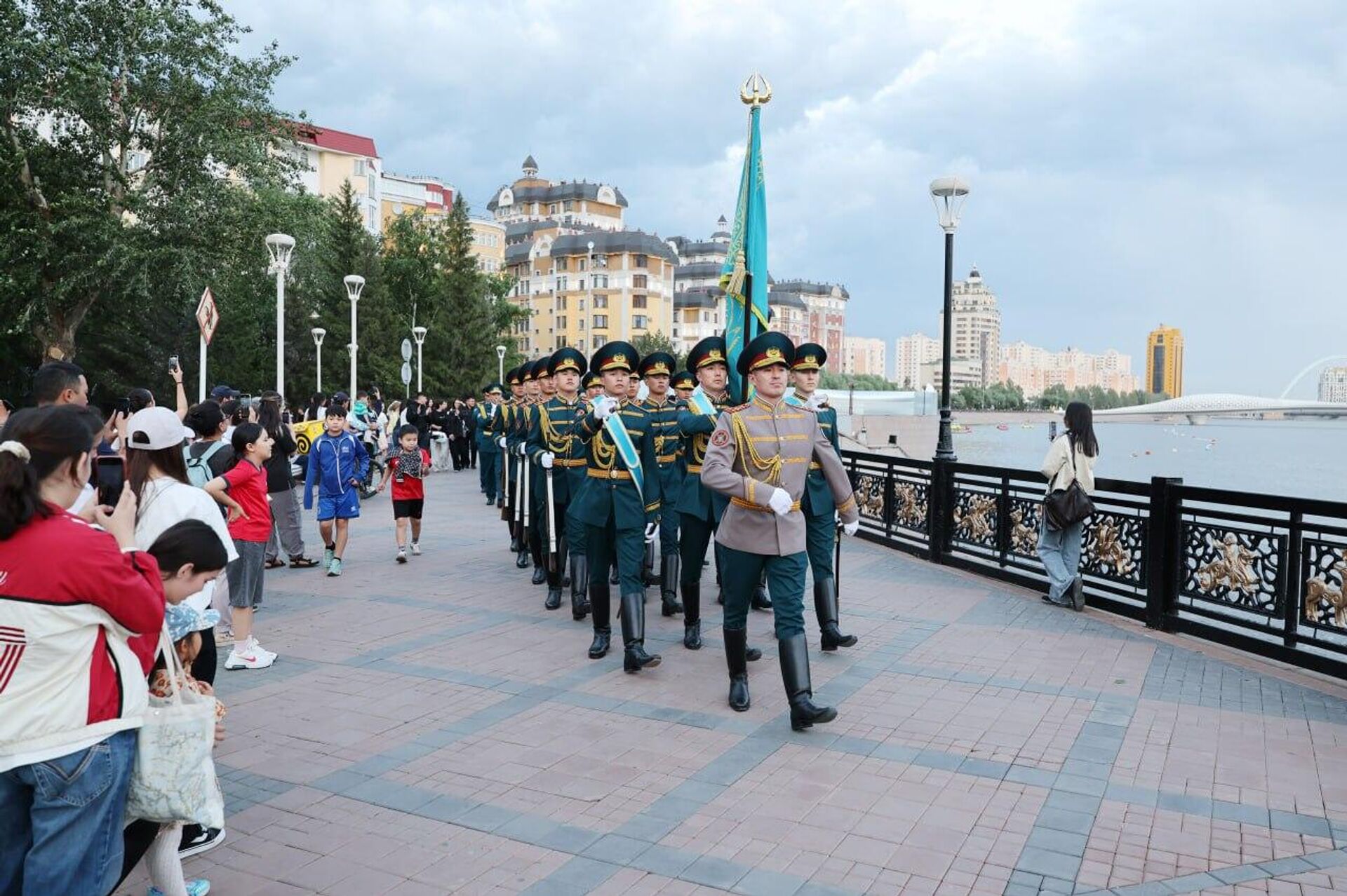Мемлекеттік рәміздер күніне орай ұландықтар салтанатты шеру өткізді - Sputnik Қазақстан, 1920, 04.06.2025