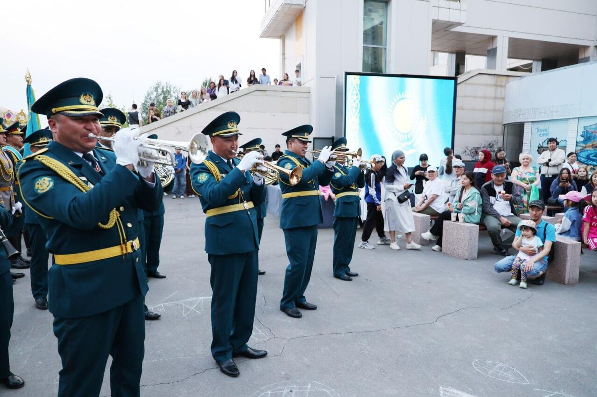 Мемлекеттік рәміздер күніне орай ұландықтар салтанатты шеру өткізді - Sputnik Қазақстан, 1920, 04.06.2025