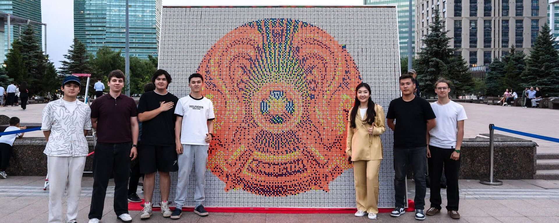 Астанада Елтаңбаның ерекше нұсқасы жасалды – фото  - Sputnik Қазақстан, 1920, 04.06.2025