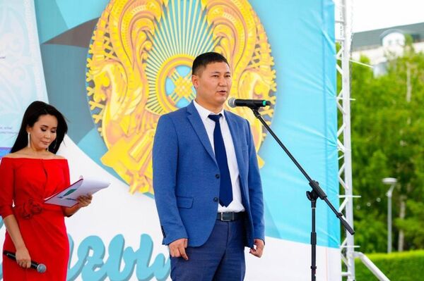 В Астане собрали изображение флага Казахстана из 3 тысяч кубиков Рубика - Sputnik Казахстан