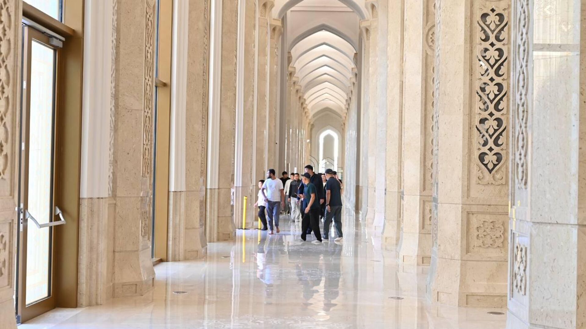 Жалаңаш әйелдер және үлкен сиськи бар стриптиз Орыс аналық секс