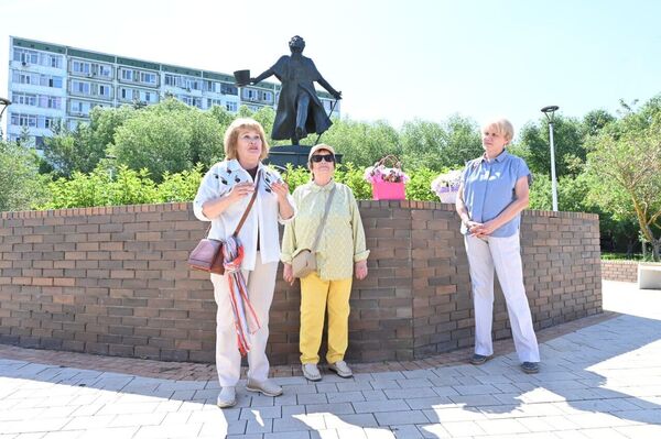 В Астане почтили память великого поэта Александра Пушкина  - Sputnik Қазақстан