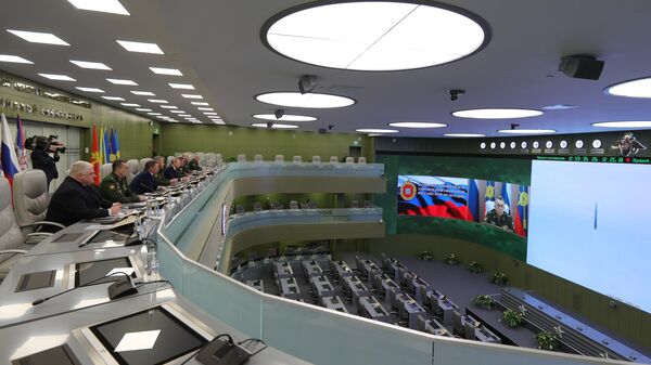 Президент РФ В. Путин посетил Национальный центр управления обороной РФ - Sputnik Казахстан