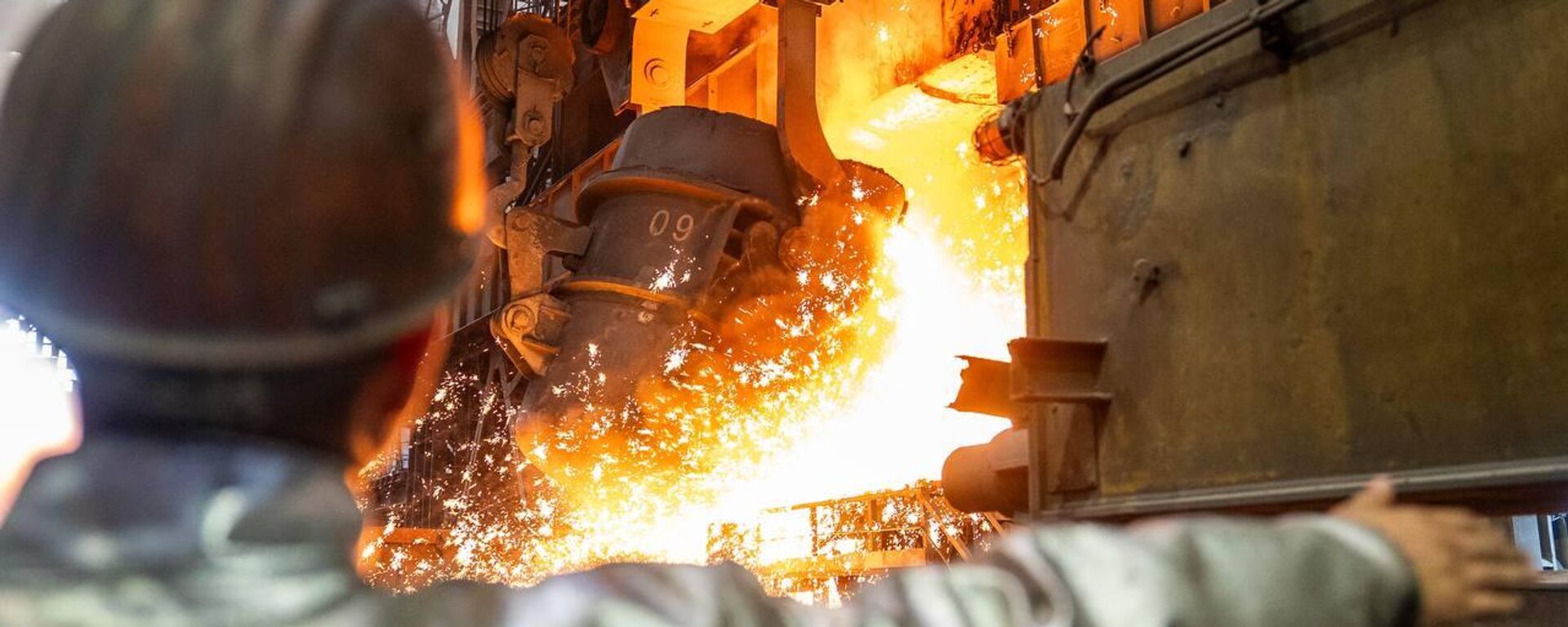 На металлургическом комбинате Qarmet успешно завершён капитальный ремонт конвертера - Sputnik Казахстан, 1920, 25.02.2026